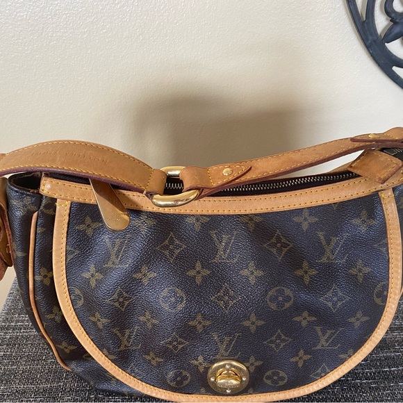 Authentic Louis Vuitton Tulum PM shoulder bag.SD0036 - Picture 4 of 14